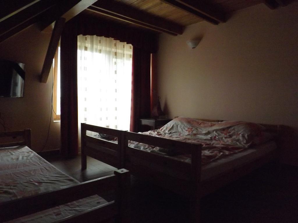 Napos Vendégház Győr Esterno foto