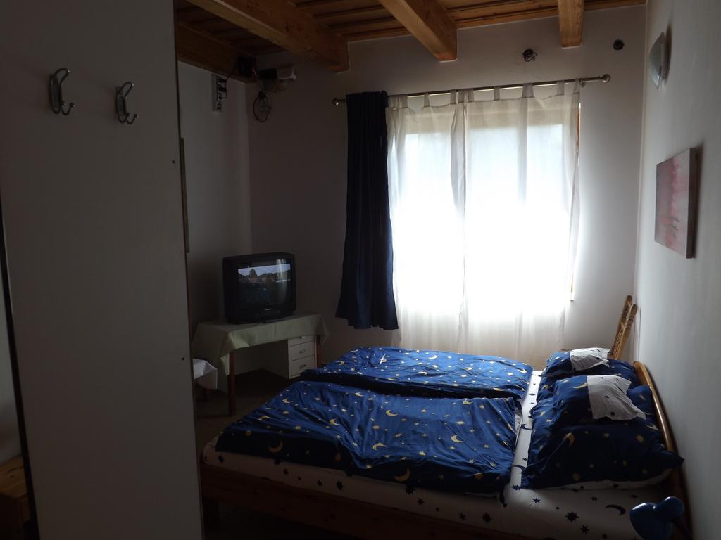 Napos Vendégház Győr Esterno foto