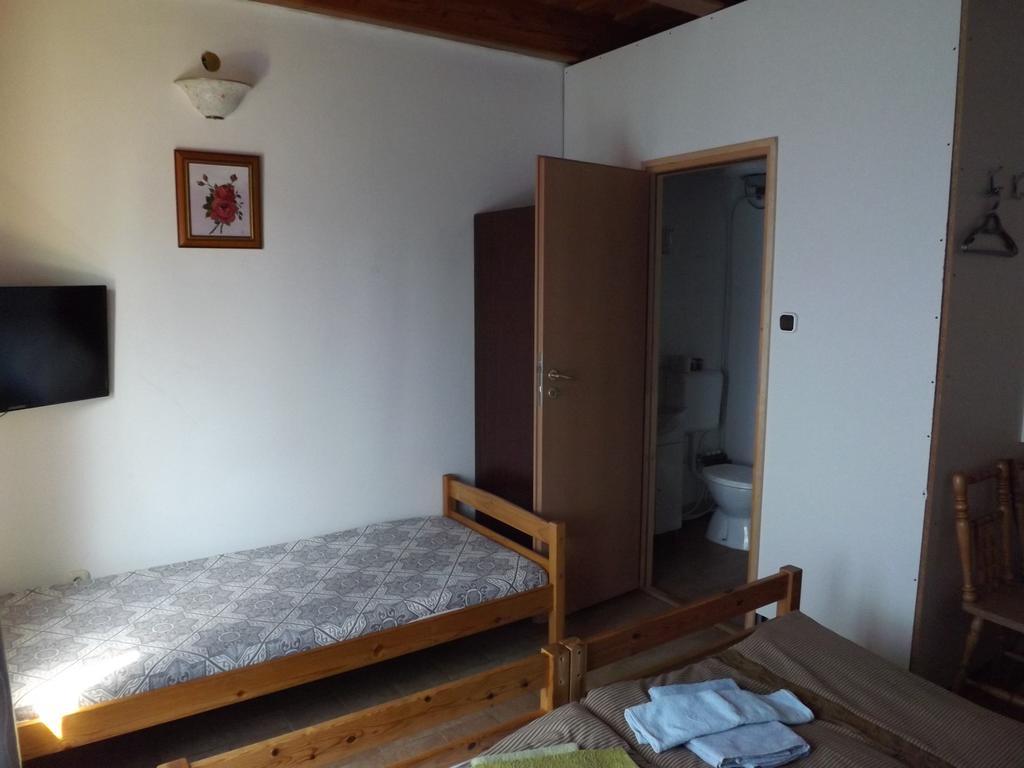 Napos Vendégház Győr Esterno foto